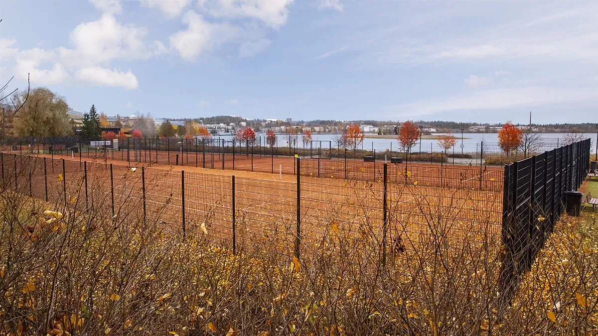 Tekonurmikentän aidoitus